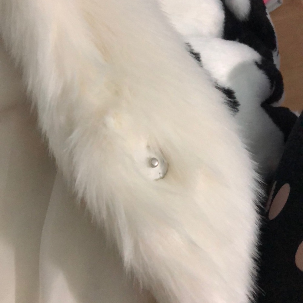 Marshmallow Fluff Faux Fur Coat - Picture 4 of 5